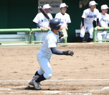昨秋県王者・新潟明訓、４番小野塚晃希が先制打含む２安打１打点で六日町に６回コールド勝ち