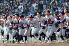岩手・花巻東は高田−盛岡一の勝者と、福島・聖光学院は会津工−会津北嶺の勝者と対戦