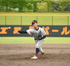 【北信越大会】関根学園、右横手投げ鈴木興丞が４強導くマダックス「基本３球勝負」貫いた88球