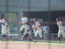【高校野球】初甲子園目指す綾羽が準決勝進出　エース藤田ピンチで２者連続空振り三振奪う／滋賀