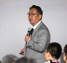 【札幌】夏の移籍期間でストライカーとCB補強明言「昇格の可能性をさらに高めていきたい」