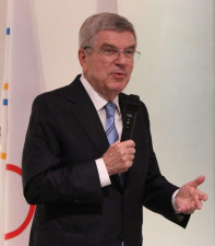 IOCバッハ会長「私の体形を見ればお分かりいただけると思います」日本食への愛を語り笑わせる