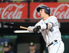今季1号の決勝3ラン　西武・長谷川信哉、好投の隅田知一郎を支えた千金弾