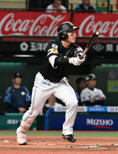 「勝たないと意味がない」笑顔なき復帰弾のソフトバンク栗原陵矢　4試合ぶりのスタメンでマルチ安打「大丈夫。できるからやった」