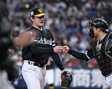 「2回がポイント」ソフトバンク小久保監督、大勝の裏で見せたエース有原航平の粘りをたたえる「1点はしょうがないところで…」