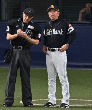 「まだ順位表も見たことない」ソフトバンク小久保監督、故障者続出でも首位と3ゲーム差まで接近「戦いの形をつくっていく段階」