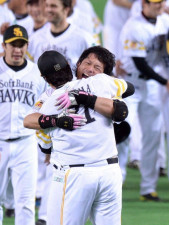 〝師弟〟で選出も　松田宣浩さんが自分で自分を選んだホークス歴代ベストナイン　右翼手は「フライをぴょんと」　和田毅さんユーチューブで発表