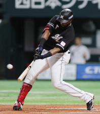 【ロッテ】ポランコの3ランでロッテが初回に先制！　1アウトから連打でつくった好機生かす　ファンも「ポランコ最高！」