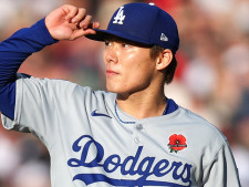 ドジャース1年目、佐々木朗希と同じく苦しんだ山本由伸だが…「60点からメジャー級エース」になった3大要因〈千賀滉大とCY賞争い〉