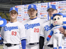 「中日選手の新婚旅行でサプライズ」“仕掛け人”涌井秀章38歳の評判「イメージと違った」ドラ1・草加勝も160km右腕・勝野昌慶も驚いた“涌井の素顔”