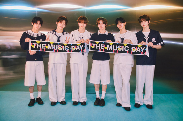 TWSが『THE MUSIC DAY』で日本風衣装と近藤真彦と夢の共演