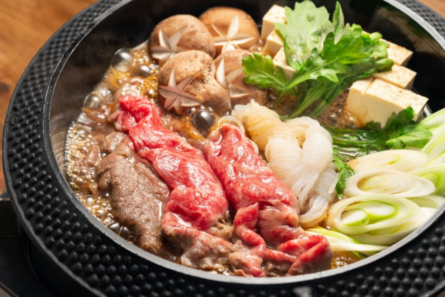 関西人「えっ、使ったことない」→関東のすき焼きではマストなのに、関西のすき焼きでは使わないモノって？（オトナンサー）｜ｄメニューニュース