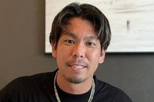 《途絶えたSNS更新》前田健太投手、元女子アナ妻が緊急渡米の目的「カラオケやラーメン…日本での生活を満喫」から一転　32枚の大量写真に込められた意味