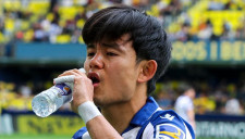 久保建英、怒る相手監督をバックハグする様子が現地で話題 「久保のおかげで衝突はエスカレートせず」