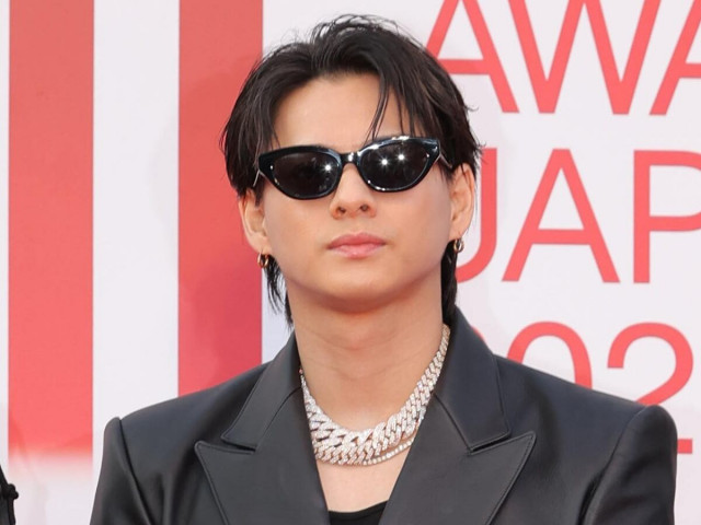平野紫耀がパリでコン・ユと豪華2ショット公開で話題