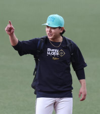 オリックス・宮城大弥、先発部門で球宴ファン投票トップに「もし選ばれたら、しっかり投球したい」　