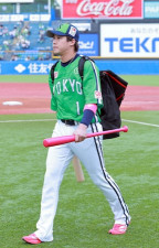 ヤクルト・山田哲人、母の日にピンク色の用具を使用「感謝の気持ちを込めながらプレーしたい」