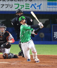 燕の救世主ヤ！ヤクルト・内山壮真、初『4番』弾　208試合目で初！〝日替わり4番〟で連敗止めた