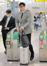 阪神・佐藤輝明はジャクソン撃ちへ「頑張ります」今季は5三振