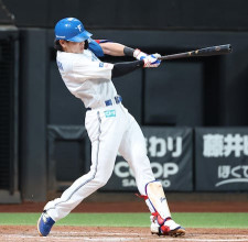 日本ハム・野村佑希が追加点となる中越え適時二塁打　「うまく反応して打つことができました」