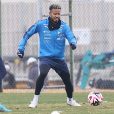 Jリーグ・横浜FC・鈴木 武蔵 選手情報｜スポーツ情報はd