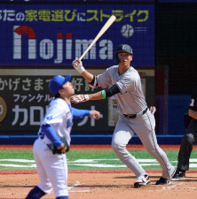 巨人・秋広　今季初スタメンの第1打席で初安打も2打席凡退で途中交代　重信は今季初打席初安打