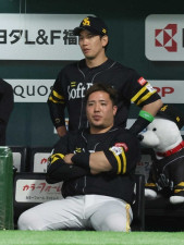 4日の試合を首痛で欠場したソフトバンク栗原について　小久保監督「きょうは無理よ。2、3日はかかる」