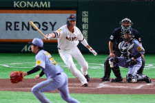 巨人・秋広優人　岡本負傷交代で初回に緊急出場も3回でベンチへ下がる　2番手投手が4番へ