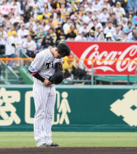【内田雅也の追球】スミ１無失策での快挙