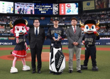オリックス・太田を優秀選手に選出、表彰　スポニチ後援「バファローズ激励シリーズ」