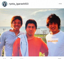 キムタク似だった元ヤクルトの剛腕　「久しぶりにパソコン開いたら」懐かしい男前“三銃士”写真を披露