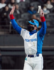 日本ハム新庄監督「みんな凄いわ」　今季初5連勝で首位キープ、3打点五十幡への“ロング取材”リクエスト