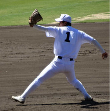 【高校野球】膳所の2年生エース高田が王者相手に秋につながる力投　「気持ちを込めて投げられた」