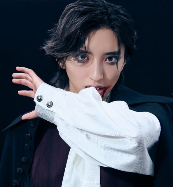 なにわ男子 ハロウィンで道枝駿佑がヴァンパイアに変身 「血を