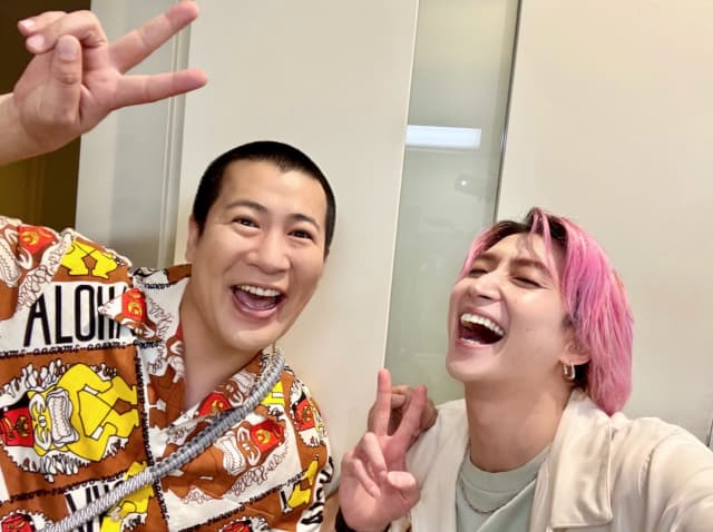 SnowMan・佐久間大介、コットンきょんと笑顔のツーショット披露