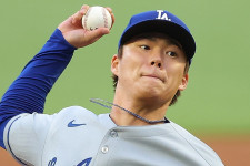 MLB アトランタブレーブス オースティンライリー 27 - メルカリ