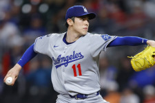 MLB アトランタブレーブス オースティンライリー 27 - メルカリ