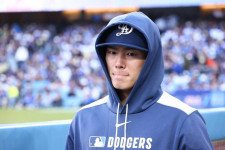 米メディアが山本由伸への〝無援護〟を独特の表現で嘆く「ハリケーンに襲われたカツラのよう」