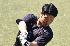 【ソフトバンク】近藤健介　右太もも裏違和感で復帰戦早め交代も軽症を強調